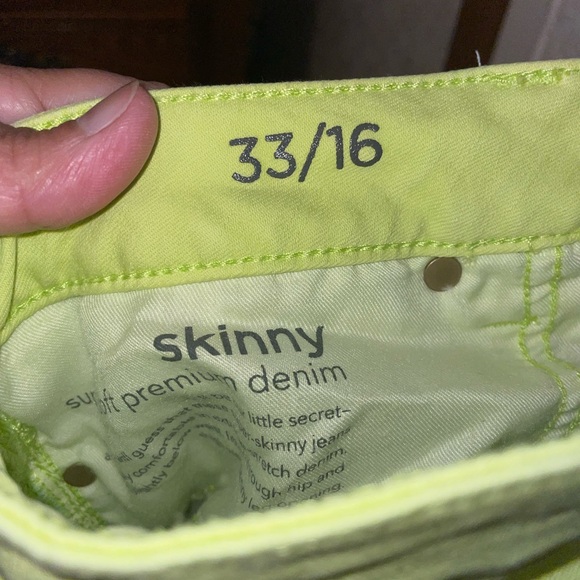 Jc Penny size 16 midrise skinny jeans lime green. - Picture 2 of 3
